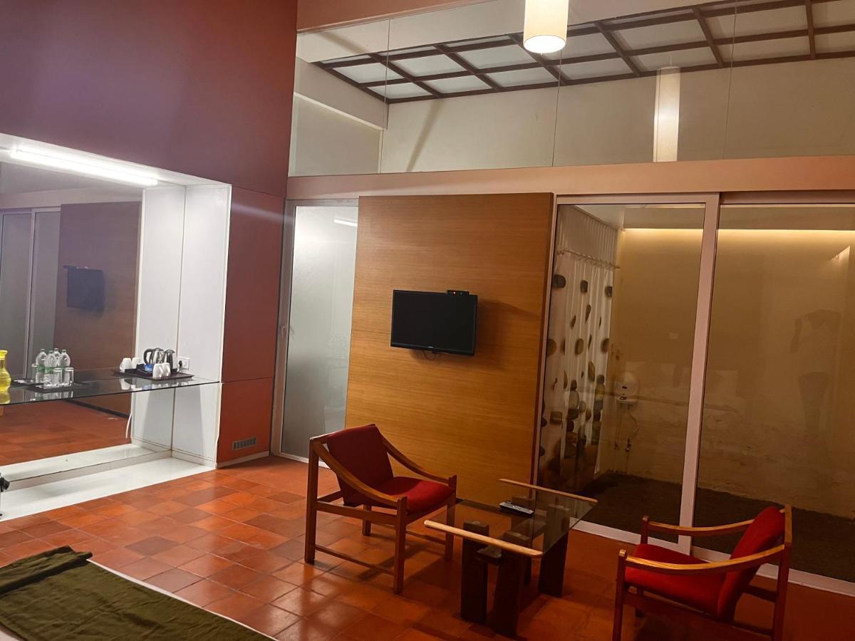 Presidency Artotel, Kochi Екстер'єр фото